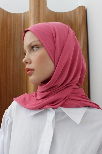 A wholesale clothing model wears  Shawl - Pink
, Turkish wholesale Shawl of Allday