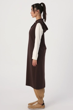 A wholesale clothing model wears 22049 - Vest - Brown, Turkish wholesale Vest of Allday