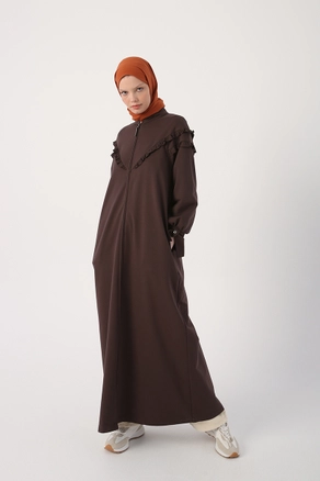 A model wears 22290 - Abaya - Brown, wholesale Abaya of Allday to display at Lonca