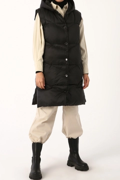 Ein Bekleidungsmodell aus dem Großhandel trägt 22214 - Vest - Black, türkischer Großhandel Weste von Allday