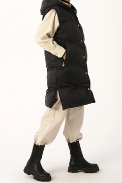 Hurtowa modelka nosi 22214 - Vest - Black, turecka hurtownia Kamizelka firmy Allday