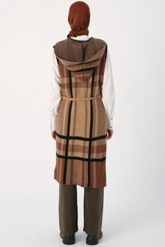A wholesale clothing model wears 27993 - Vest - Earth Colour, Turkish wholesale Vest of Allday