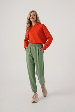 A wholesale clothing model wears 27919 - Sweatpants - Light Green, Turkish wholesale Sweatpants of Allday