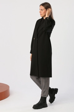 Ein Bekleidungsmodell aus dem Großhandel trägt 28185 - Jacket - Black, türkischer Großhandel Jacke von Allday