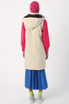 A wholesale clothing model wears 28223 - Vest - Beige, Turkish wholesale Vest of Allday