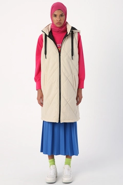 A wholesale clothing model wears 28223 - Vest - Beige, Turkish wholesale Vest of Allday