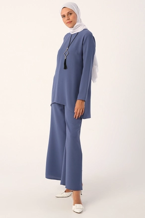A model wears 28314 - Suit - Dark Blue, wholesale undefined of Allday to display at Lonca
