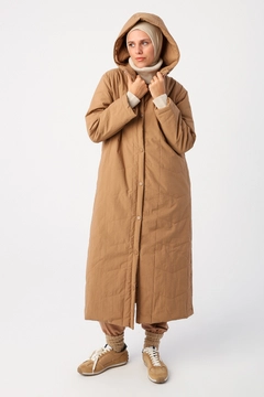 A wholesale clothing model wears 29151 - Coat - Earth Colour, Turkish wholesale Coat of Allday