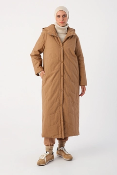 A wholesale clothing model wears 29151 - Coat - Earth Colour, Turkish wholesale Coat of Allday