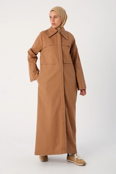 Ένα μοντέλο χονδρικής πώλησης ρούχων φοράει 30399 - Abaya - Mink, τούρκικο Αμπάγια χονδρικής πώλησης από Allday