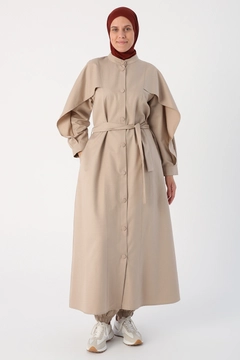 A wholesale clothing model wears 31913 - Abaya - Beige, Turkish wholesale Abaya of Allday