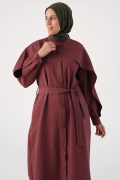 Una modelo de ropa al por mayor lleva 31916 - Abaya - Maroon, Abaya turco al por mayor de Allday