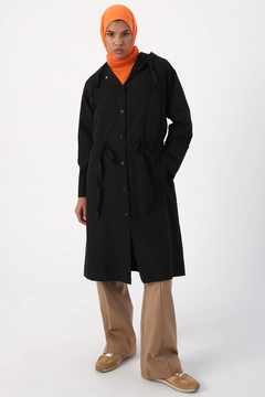 A wholesale clothing model wears 33577 - Trenchcoat - Black, Turkish wholesale Trenchcoat of Allday