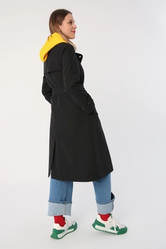 A wholesale clothing model wears 33582 - Trenchcoat - Black, Turkish wholesale Trenchcoat of Allday