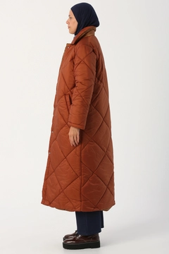 Hurtowa modelka nosi 33668 - Coat - Brown, turecka hurtownia Płaszcz firmy Allday