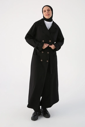 A model wears 33633 - Trenchcoat - Black, wholesale undefined of Allday to display at Lonca