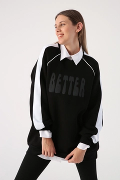 Ein Bekleidungsmodell aus dem Großhandel trägt 35539 - Sweatshirt - Black, türkischer Großhandel Sweatshirt von Allday