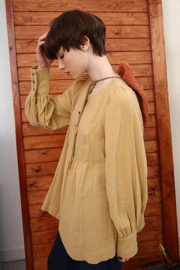 A wholesale clothing model wears  Blouse - Dark Yellow
, Turkish wholesale Blouse of Allday