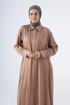 Una modelo de ropa al por mayor lleva ALL10446 - Abaya - Mink, Abaya turco al por mayor de Allday