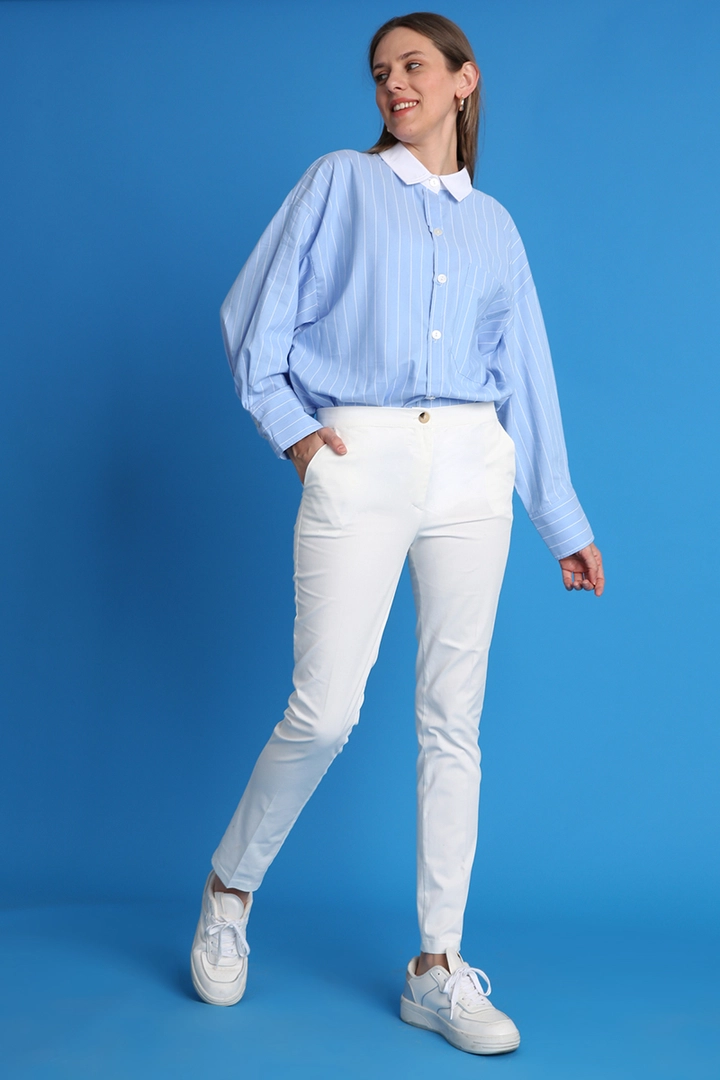 Модел на дрехи на едро носи ALL10471 - Trousers - Off White, турски едро Панталони на Allday