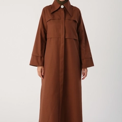 Veľkoobchodný model oblečenia nosí ALL10630 - Light Brown Pointed Collar Hidden Pop Abaya - Brown, turecký veľkoobchodný Abaya od Allday