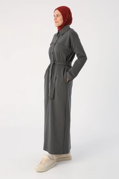 A wholesale clothing model wears ALL10648 - Anthracite01 Belted Windbreaker Buttoned Comfortable Fit Abaya - Gray, Turkish wholesale Abaya of Allday