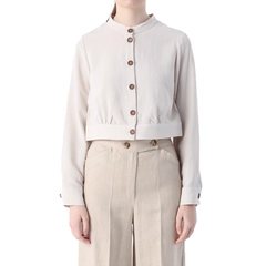 Una modella di abbigliamento all'ingrosso indossa ALL10827 - Stone Collar Buttoned Cotton Linen Short Jacket - Stone, vendita all'ingrosso turca di Giacca di Allday