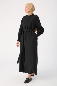 Una modelo de ropa al por mayor lleva ALL10027 - Abaya - Black, Abaya turco al por mayor de Allday
