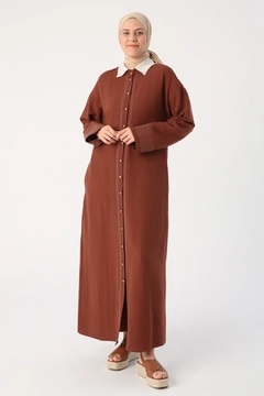 A wholesale clothing model wears ALL10030 - Abaya - Bitter Brown, Turkish wholesale Abaya of Allday