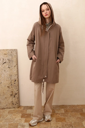 A model wears ALL10150 - Trench Coat - Mink, wholesale Trenchcoat of Allday to display at Lonca