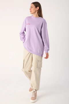 A wholesale clothing model wears ALL10343 - Sweatshirt - Lilac, Turkish wholesale Sweatshirt of Allday