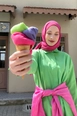 Un mannequin de vêtements en gros porte all11402-set-of-3-socks-fuchsia-&-green-&-lilac,  en gros de  en provenance de Turquie