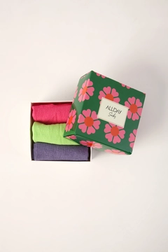 A wholesale clothing model wears ALL11402 - Set Of 3 Socks - Fuchsia & Green & Lilac, Turkish wholesale Socks of Allday