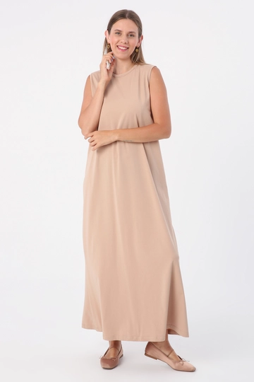 Ein Bekleidungsmodell aus dem Großhandel trägt  Ärmelloses Unterwäschekleid - Beige
, türkischer Großhandel Kleid von Allday