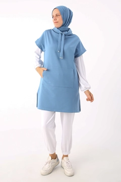 A wholesale clothing model wears all11660-kangaroo-pocket-sweater-blue, Turkish wholesale Sweater of Allday
