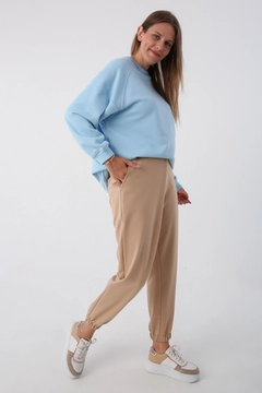 A wholesale clothing model wears all11681-jogger-sweatpants-beige, Turkish wholesale Sweatpants of Allday