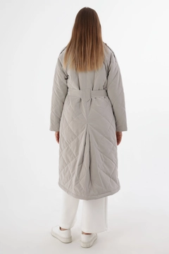 Un model de îmbrăcăminte angro poartă all11770-quilted-coat-with-snap-fastener-belt-stone-color, turcesc angro Palton de Allday