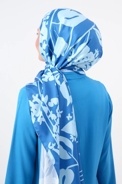 A wholesale clothing model wears all11864-zigzag-cotton-jacquard-shawl-turquoise, Turkish wholesale Shawl of Allday