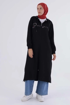A wholesale clothing model wears all11958-decigive-embroidered-sweat-cardigan-black, Turkish wholesale Cardigan of Allday