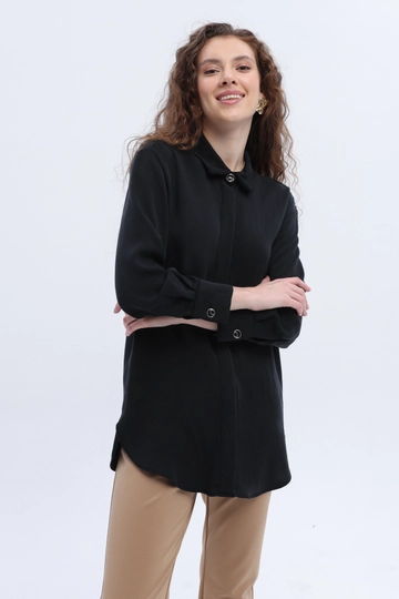 A wholesale clothing model wears  Hidden Placket Metal Button Shirt Tunic - Black
, Turkish wholesale  of Allday