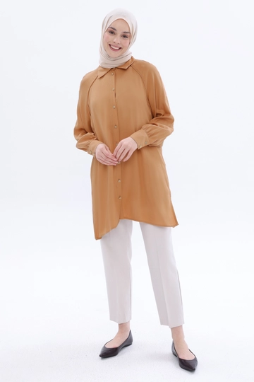 A wholesale clothing model wears  Raglan Sleeve Shirt Tunic - Camel
, Turkish wholesale Tunic of Allday