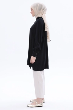 A wholesale clothing model wears all12420-raglan-sleeve-shirt-tunic-black, Turkish wholesale Tunic of Allday
