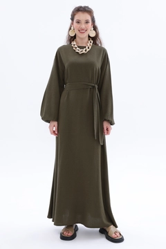 Een kledingmodel uit de groothandel draagt all12491-belted-linen-dress-khaki, Turkse groothandel Jurk van Allday