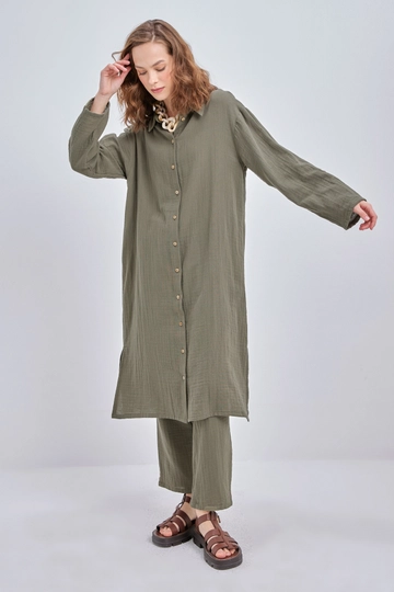 A wholesale clothing model wears  Muslin Trousers Suit - Khaki
, Turkish wholesale  of Allday