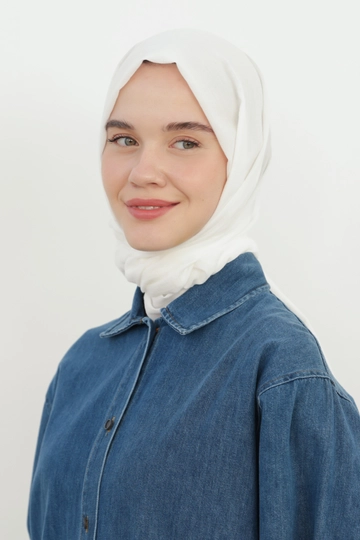 A wholesale clothing model wears  Zigzag Cotton Jacquard Shawl - White
, Turkish wholesale Shawl of Allday