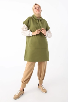 A wholesale clothing model wears all12289-kangaroo-pocket-sweater-khaki, Turkish wholesale Sweater of Allday