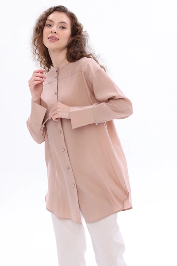 A wholesale clothing model wears  Metal Buttoned Tensel Shirt Tunic - Beige
, Turkish wholesale Tunic of Allday