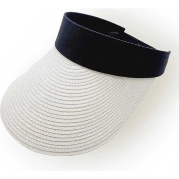 Una modella di abbigliamento all'ingrosso indossa  Cappello Con Visiera In Paglia - Bianco
, vendita all'ingrosso turca di Cappello di Axesoire