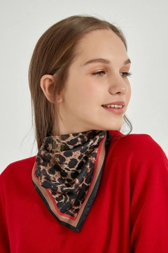 عارض ملابس بالجملة يرتدي axs11699-patterned-bandana-scarf-leopard، تركي بالجملة وشاح من Axesoire