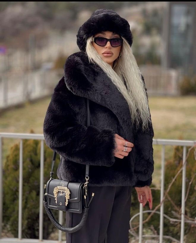 Axesoire Pluszowa Czapka Kalpak Czarna Hurtowa sprzedaż odzieży 0